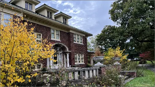 Image of the front of the manor